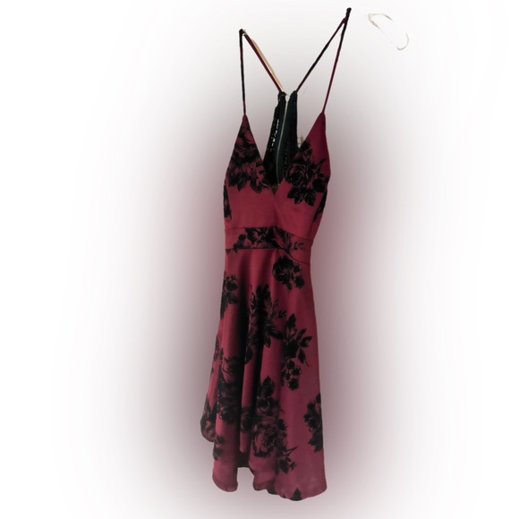 Iris Burgundy Wine Formal Dress with black floral and lace back design size L - Picture 3 of 7